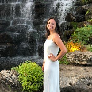 Meet your Posher, Claudia